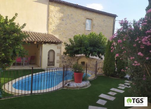 Pose de gazon synthetique menton